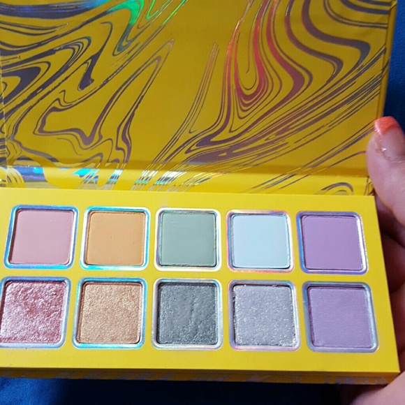 Kylie cosmetics calm before the storm palette - Picture 4 of 5